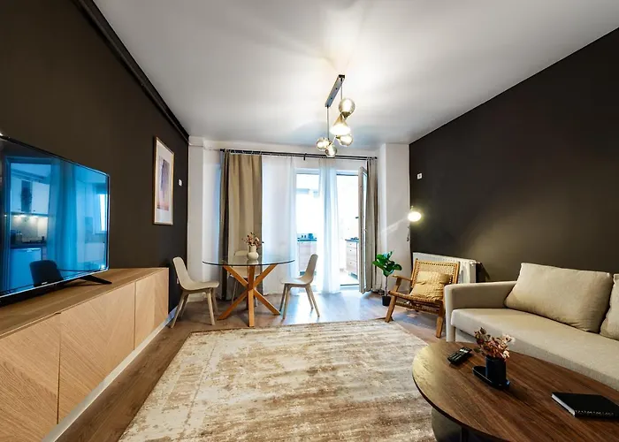 Central Spacious Apartment 506